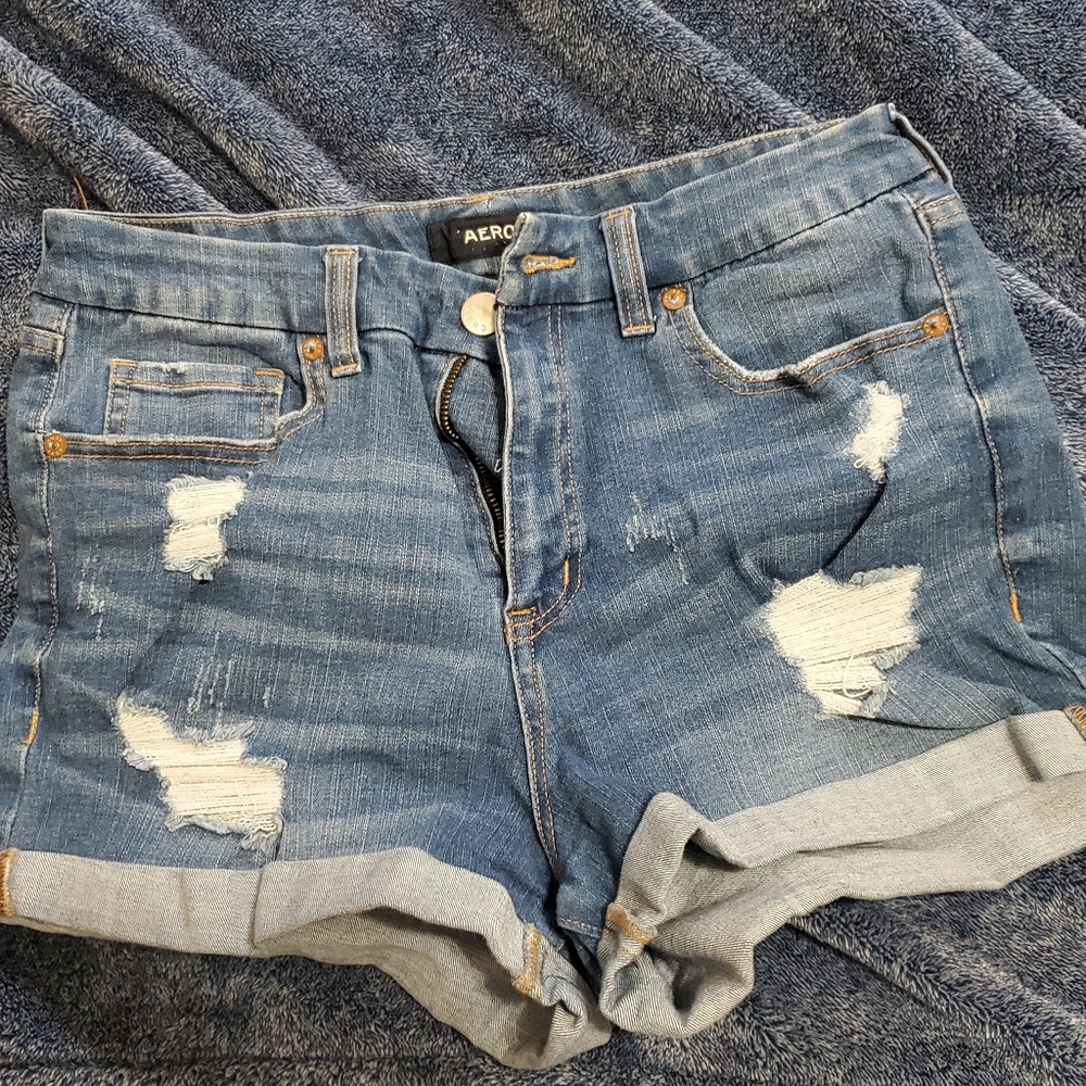 Aeropostale Size 10 High Rise Curvy Midi-3" Distressed Denim Shorts